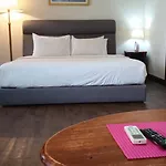 Al Rima Services Suites At Times Square
